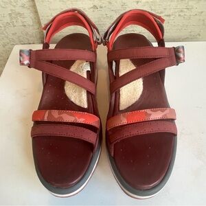 Deckers X Lab Women's Xponent Burgundy Strappy Platform Sandals Hook & Loop